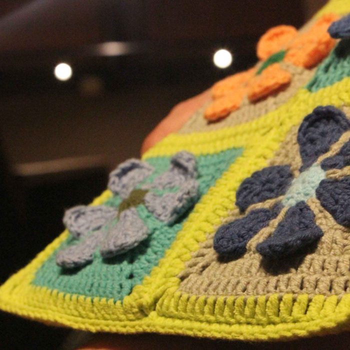 Renkli Çiçek Motifli Yazlık Örgü Çanta – Image 4