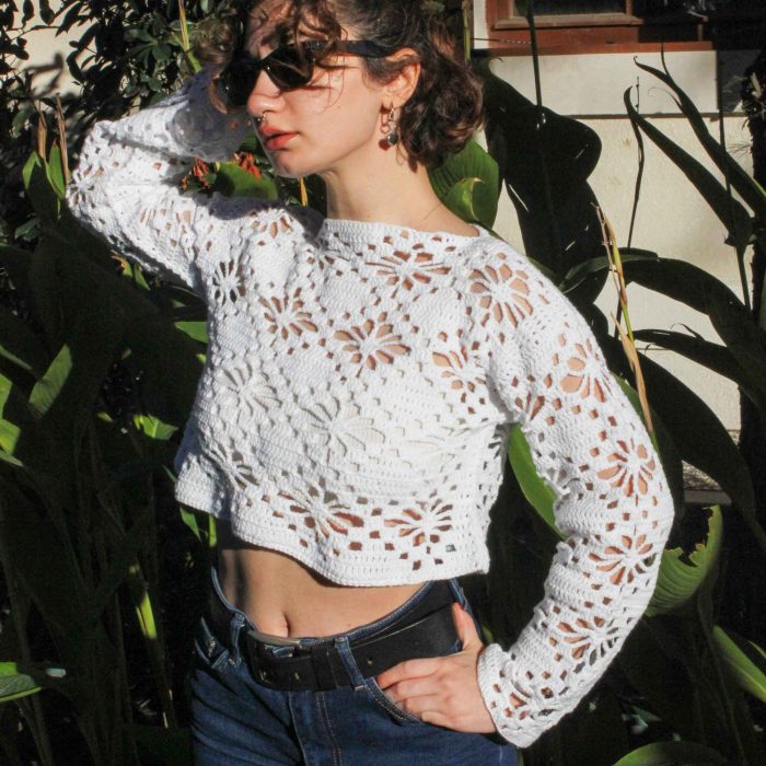 Uzun Kollu El Örgüsü Beyaz File Bluz – Rahat ve Nefes Alan Tasarım - Image 2