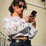 Uzun Kollu El Örgüsü Beyaz File Bluz – Rahat ve Nefes Alan Tasarım - Image 4