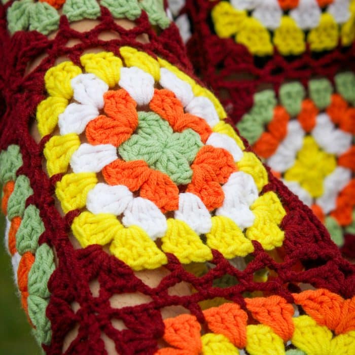 Granny Motif El Örgüsü Hırka – Uzun Kollu, Renkli ve Özgün - Görsel 5