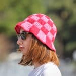 Damalı Renkli Bucket Şapka – Unisex, Pembe ve Kırmızı