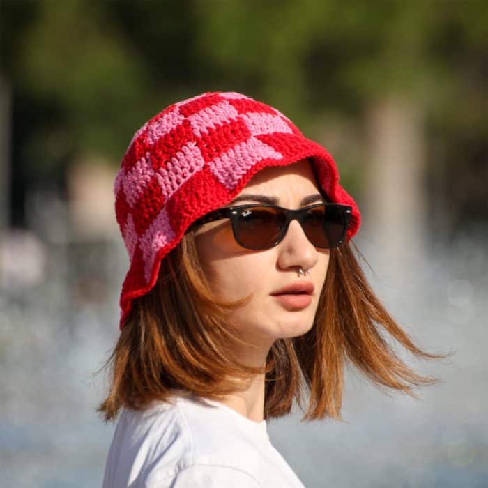 Damalı Renkli  Bucket Şapka – Unisex, Pembe ve Kırmızı — изображение 2