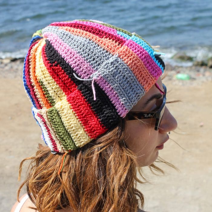 Artık İplerden Renkli Püsküllü Bere - İleri Dönüştürülmüş – Image 5