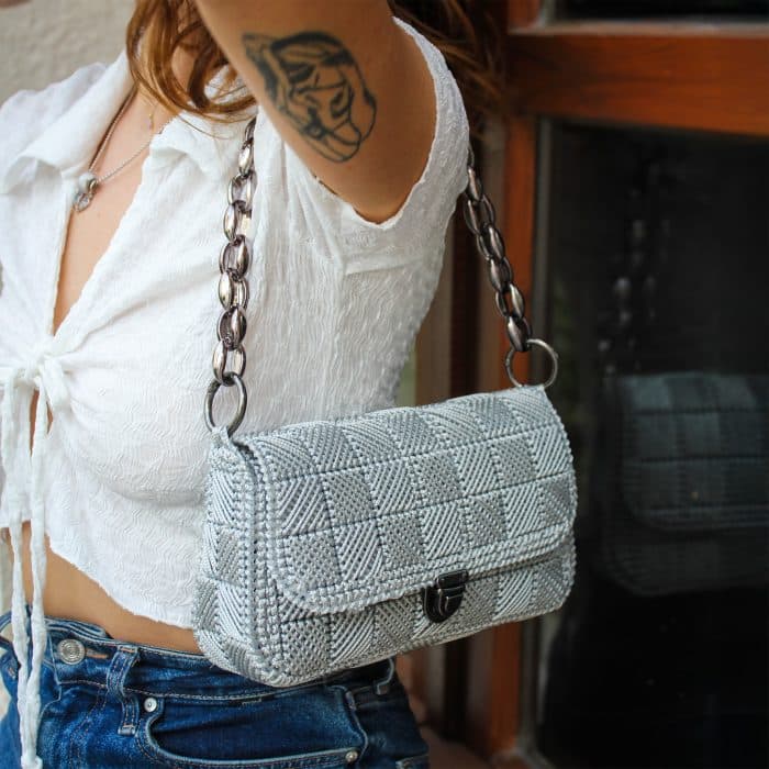 Mini Kanvas Çanta – Zincir Askılı ve Şık - Görsel 5