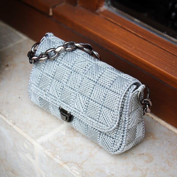 Mini Kanvas Çanta – Zincir Askılı ve Şık