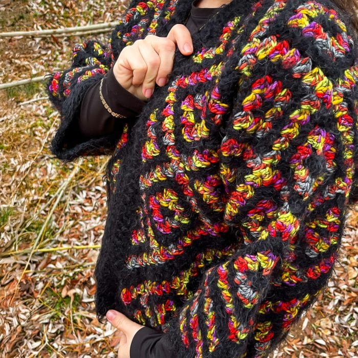 Peluş El Örgüsü  Hırka – Geometrik, Yumuşak ve Rahat – Bild 5