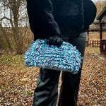 Püsküllü Renkli Rafya El Yapımı Clutch Çanta – Bohem ve Doğal Stil