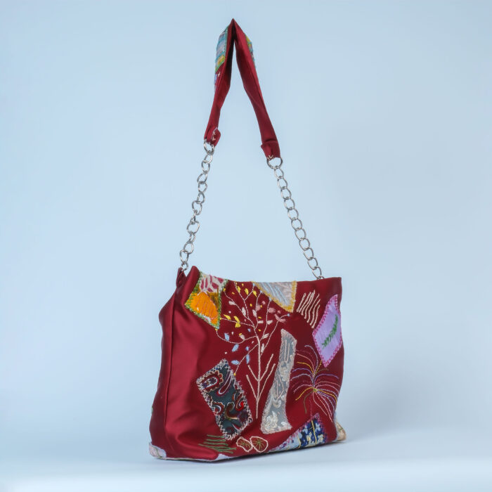 Bordo El Yapımı Omuz Çantası – Zincir Askılı, Saten Astarlı, Eşsiz Tasarım - Görsel 9