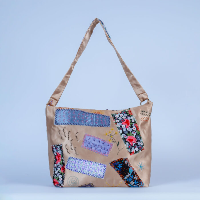 Bal Köpüğü Rengi İleri Dönüşüm Omuz Çantası | Japon Boro Sanatından Esinlenildi - Görsel 6