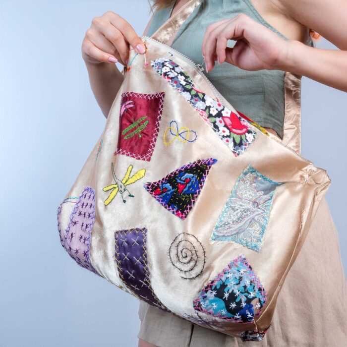 Bal Köpüğü Rengi İleri Dönüşüm Omuz Çantası | Japon Boro Sanatından Esinlenildi - Görsel 5