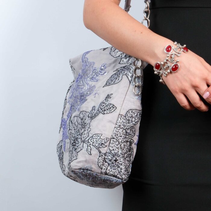 Çiçek Nakışlı Zarif Omuz Çantası – %100 El Emeği, Detaylı İşçilik - Görsel 6