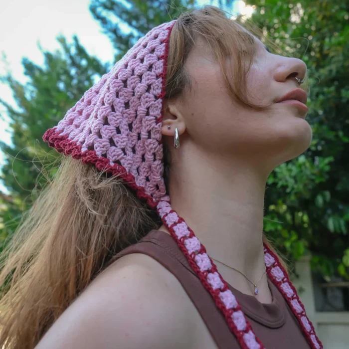 Pembe Çiçekli Örgü Bandana — изображение 4