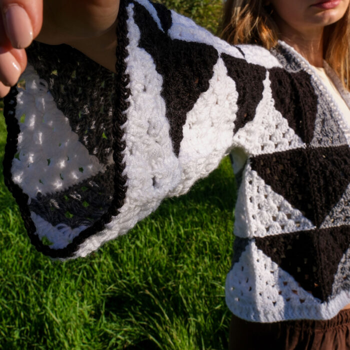 Siyah Beyaz Mozaik Üçgen Desenli Hırka - Görsel 10