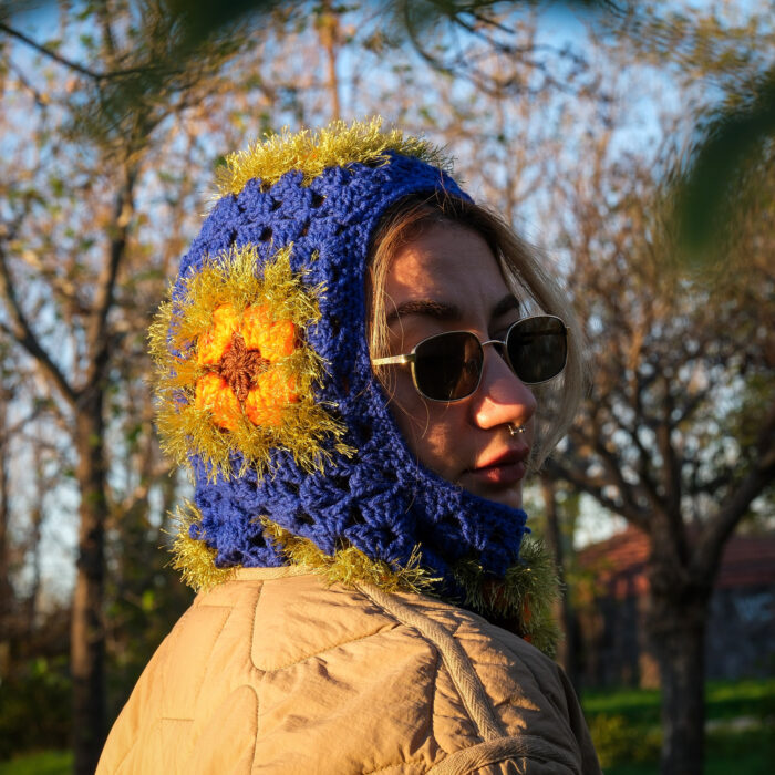 Çiçek Desenli Püsküllü Balaklava – Image 10