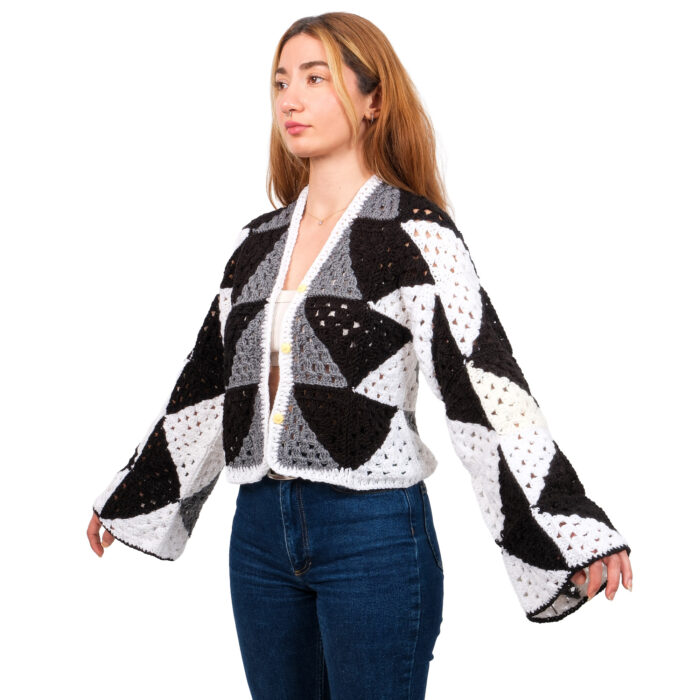 Siyah Beyaz Mozaik Üçgen Desenli Hırka - Görsel 2