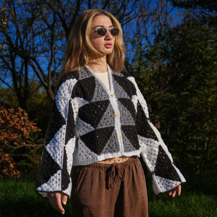 üçgen desenli hırka